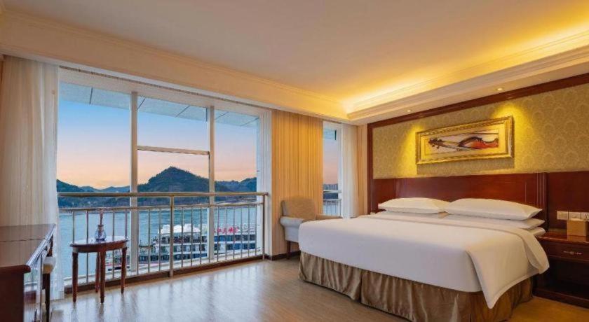 Yichang Vienna Hotel Wanda Branch Eksteriør bilde